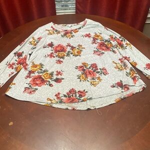 Green Envelope. Light weighted sweater. Floral sweater
